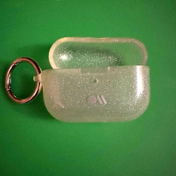 Casely clear silicone w glitter AirPod Pro case with keyring NWOT - Picture 2 of 6